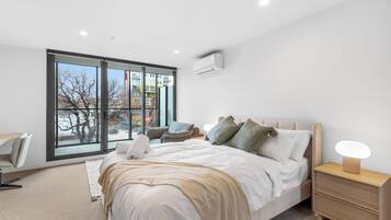 2 bedrooms, iron/ironing board, travel cot, free WiFi