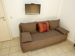 TV - Appartement in Duće by Interhome (Omiš)
