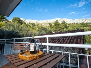Outdoor dining - Appartement in Duće mit Großem Balkon by Interhome (Omiš)