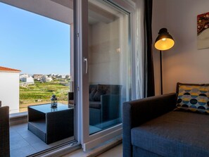 TV - für 4 Personen ca. 46 m² in Podstrana, Dalmatien (Gespanschaft Split-Dalma by Interhome (Podstrana)