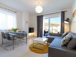 TV - für 4 Personen ca. 46 m² in Podstrana, Dalmatien (Gespanschaft Split-Dalma by Interhome (Podstrana)