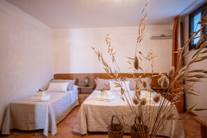 3 bedrooms, iron/ironing board, WiFi, bed sheets - Alloro Apartment with Shared Terrace, Wi-Fi and Air Conditioning (Gagliano del Capo)