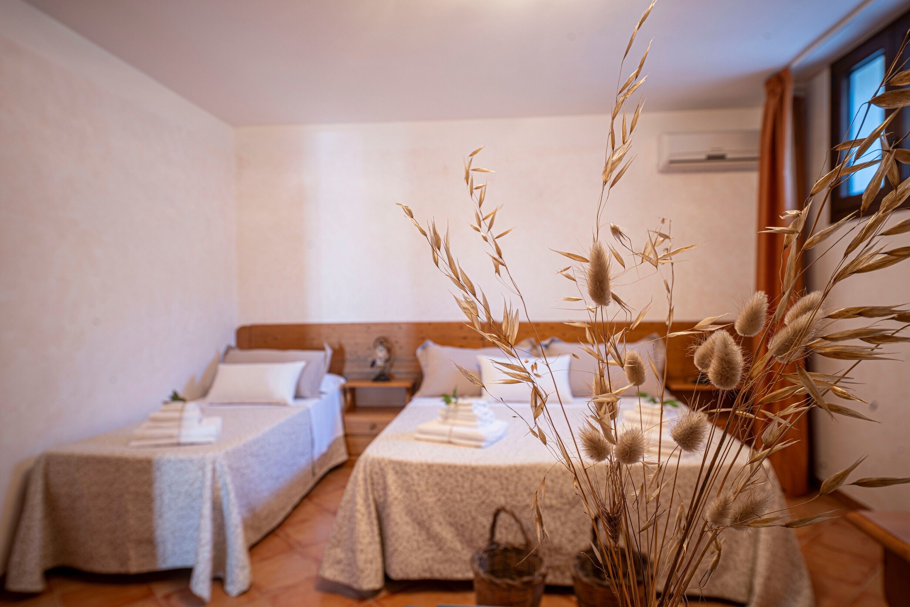 3 chambres, fer et planche à repasser, Wi-Fi, draps fournis