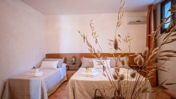 3 chambres, fer et planche Ă repasser, Wi-Fi, draps fournis