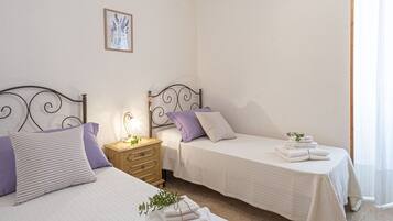 1 camera, ferro/asse da stiro, Wi-Fi, lenzuola