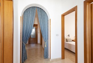 1 bedroom, iron/ironing board, WiFi, bed sheets - Ulivo Apartment with Private Terrace, Balcony and Wi-Fi (Gagliano del Capo)