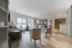 Fernseher, Stereoanlage