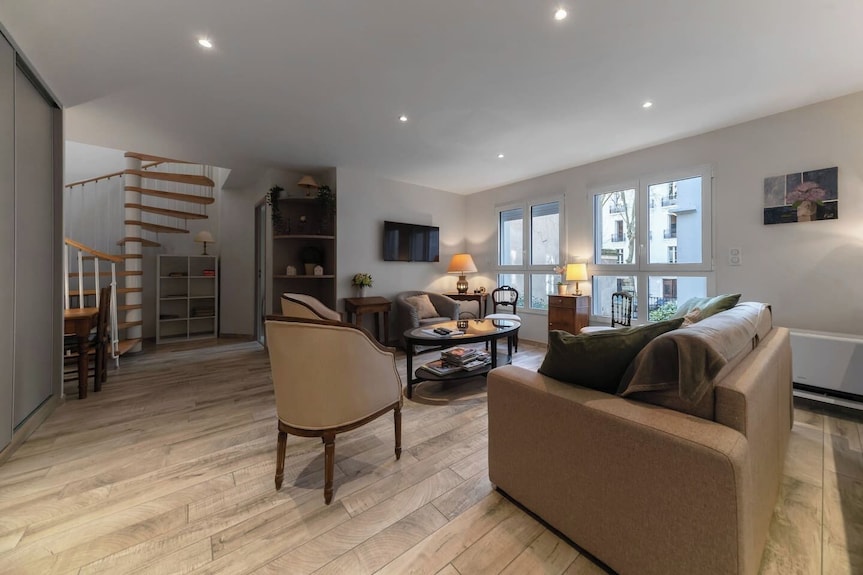 Grande Maison Climatisée Avec Parking Centre Ville - Vichy