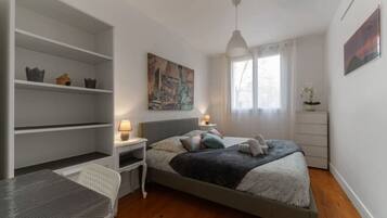 Fer et planche Ă repasser, lit parapluie, Wi-Fi gratuit, draps fournis