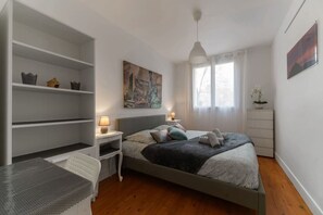 Iron/ironing board, travel crib, free WiFi, bed sheets - Appartement Cosy en centre ville avec parking (Clermont-Ferrand)