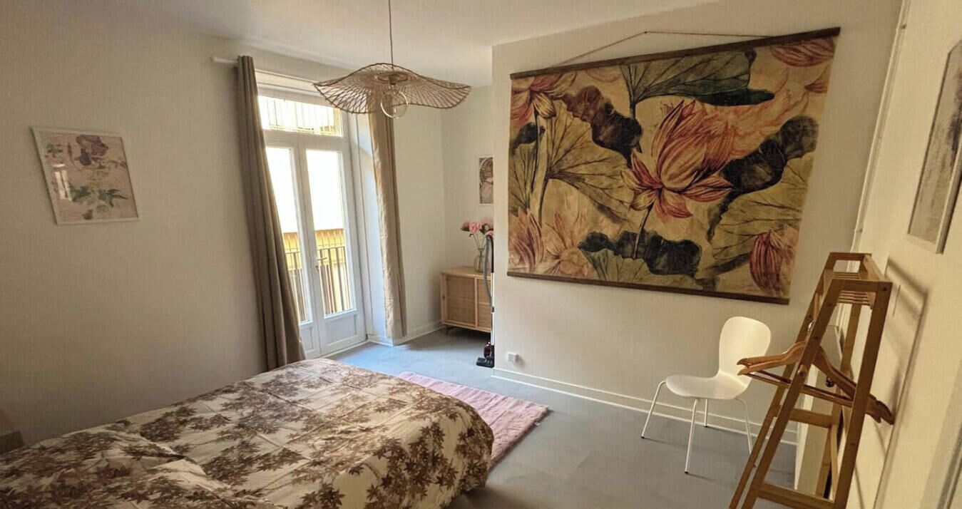 Bureau, fer et planche à repasser, lit parapluie, Wi-Fi gratuit