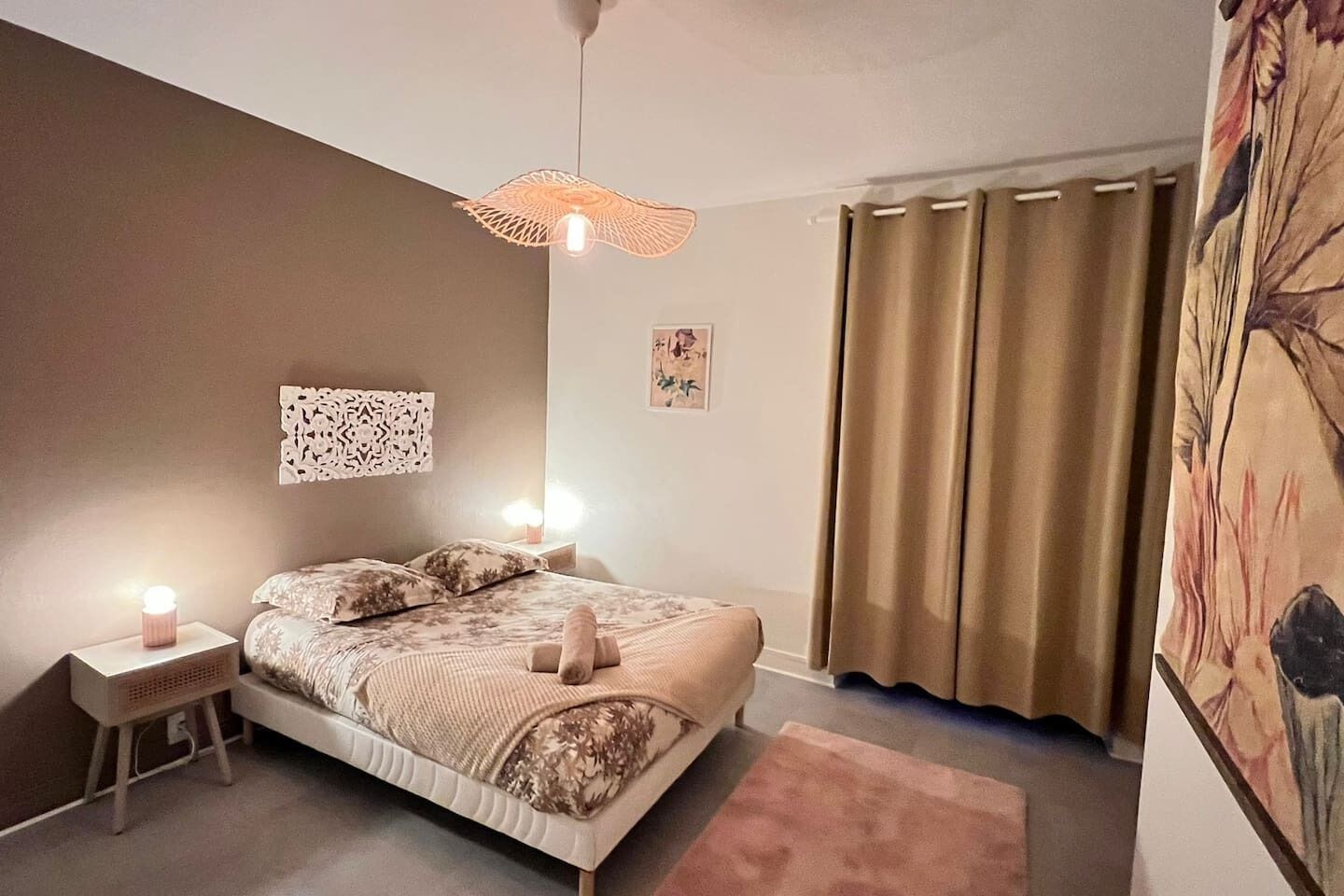 Schreibtisch, Bügeleisen/Bügelbrett, Reisekinderbett, kostenloses WLAN