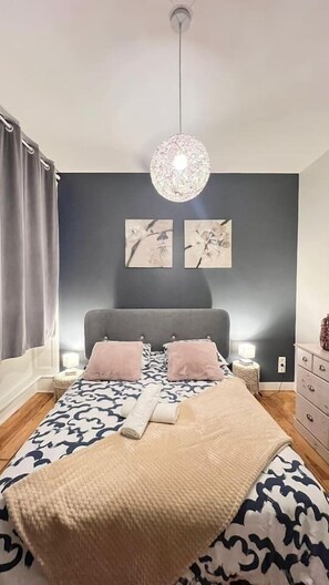 Schreibtisch, Bügeleisen/Bügelbrett, Reisekinderbett, kostenloses WLAN