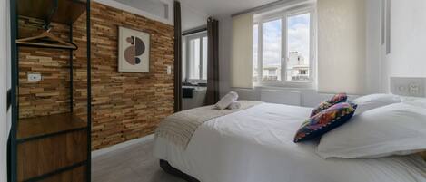 Strykejern/-brett, reiseseng for barn, wi-fi og sengetøy