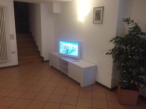 Interior - Casa Cortese: Central Apartment in Gallio with Mountain Charm (Gallio)