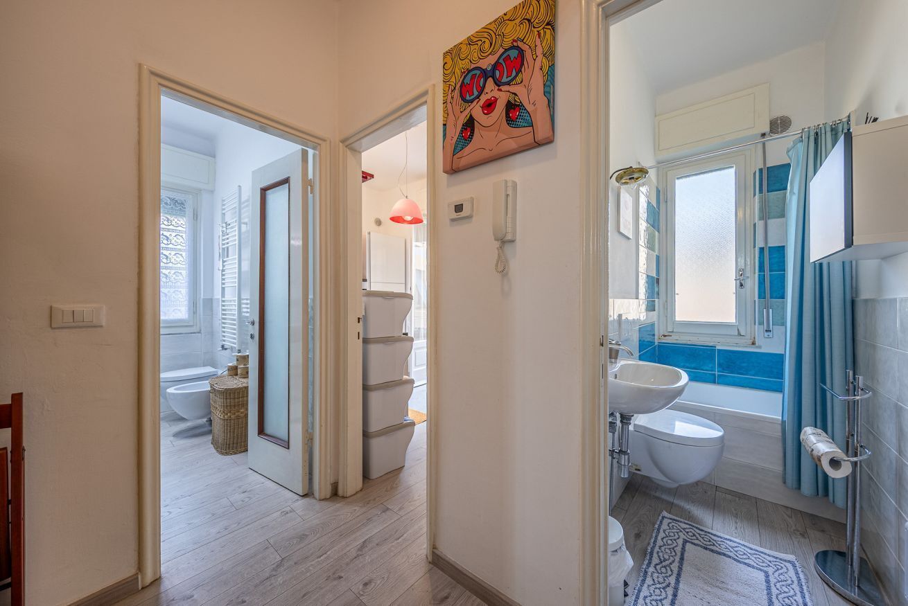 Doccia, asciugacapelli, bidet, asciugamani