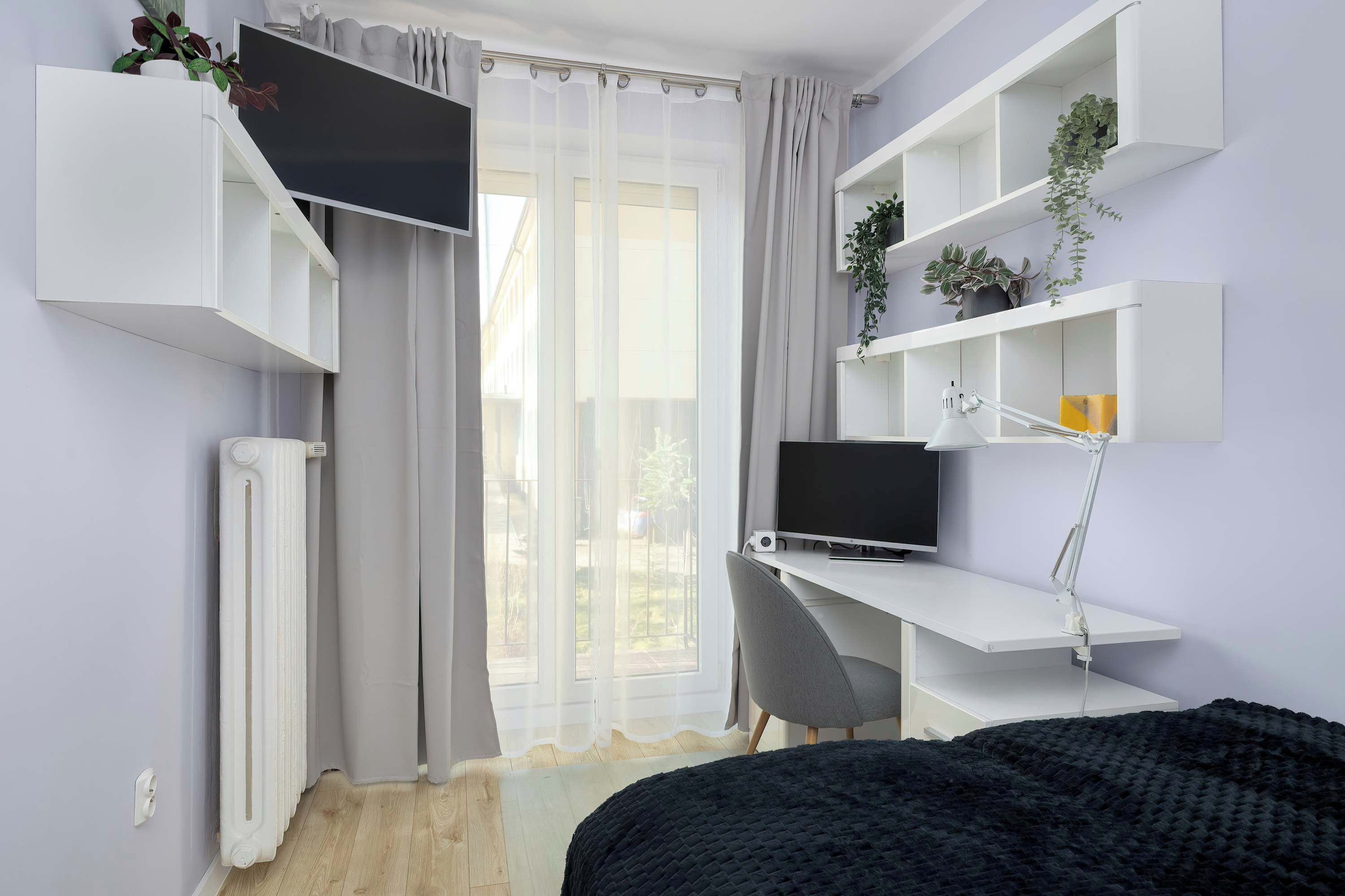 2 Schlafzimmer, Schreibtisch, Bügeleisen/Bügelbrett, Reisekinderbett