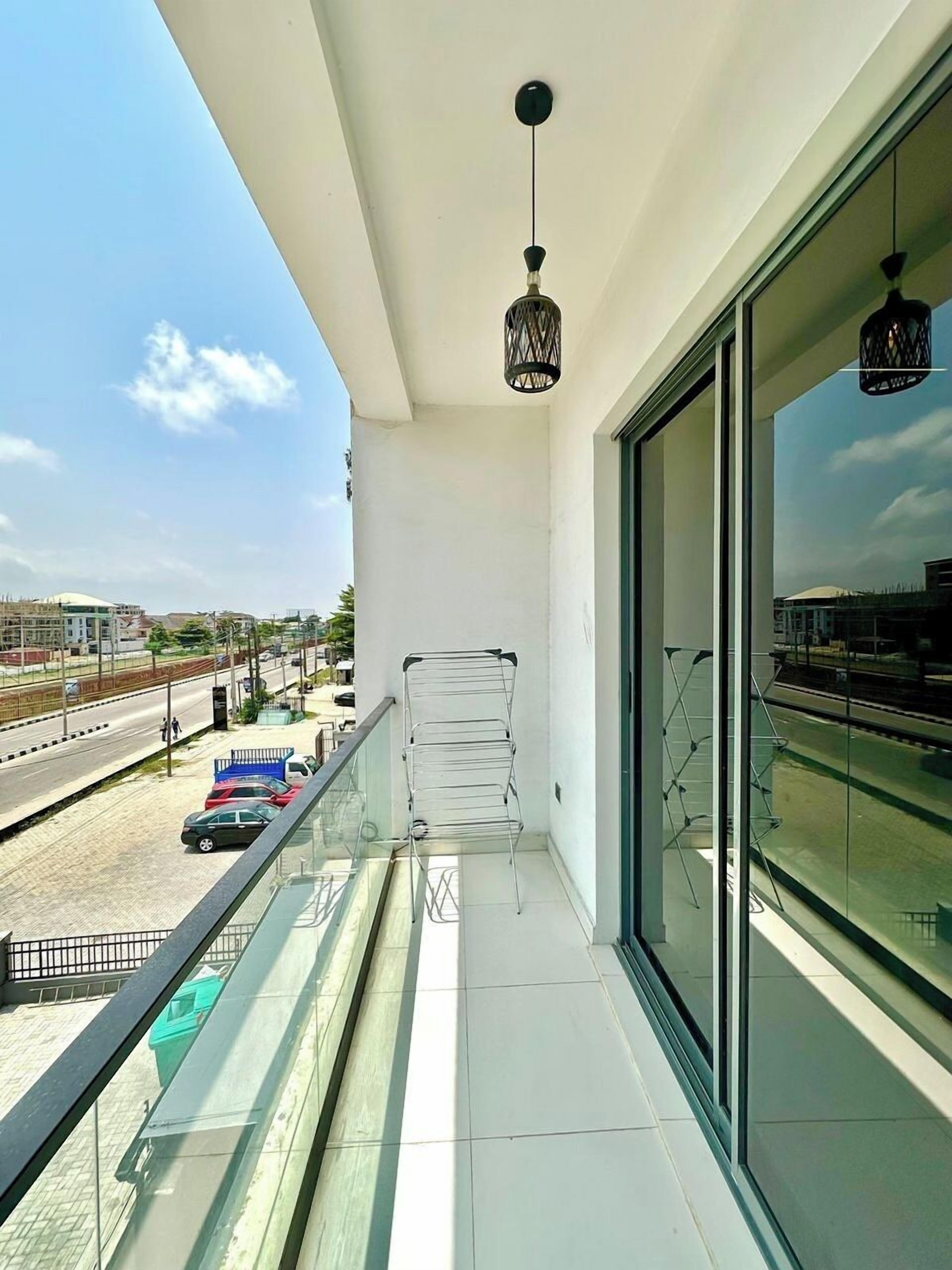 Apartamento econômico, sacada, vista para a cidade | Sacada