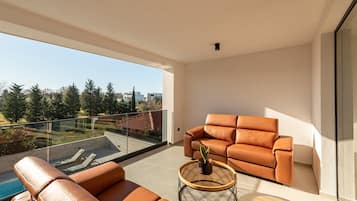 Vila superluxo, vista parcial para o mar | Sacada