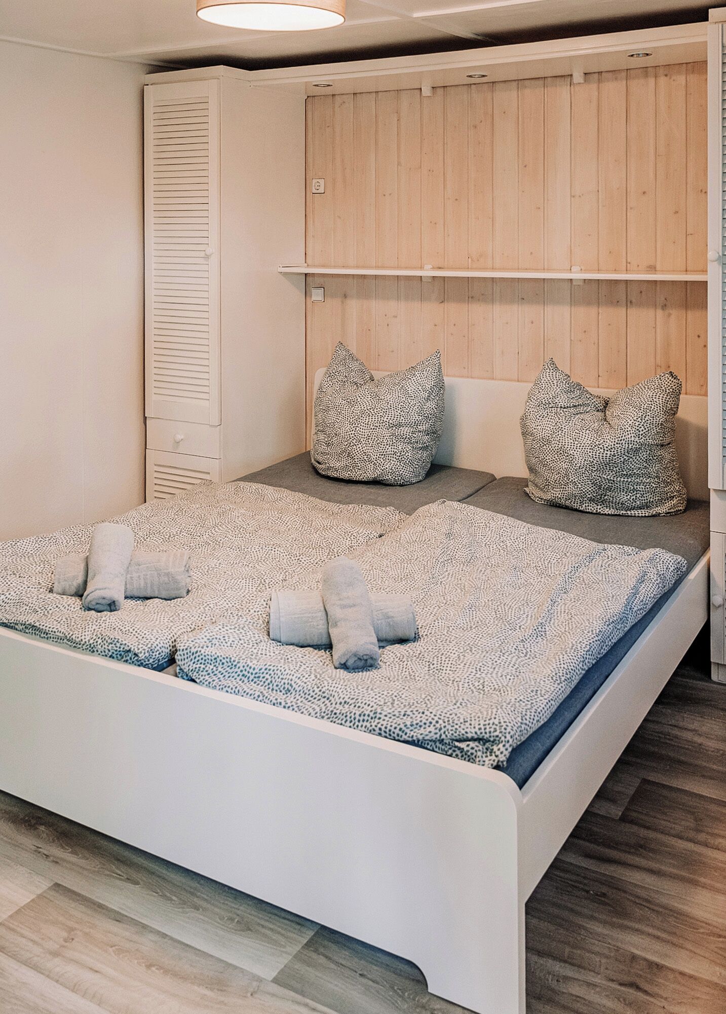 2 bedrooms