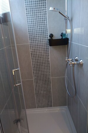 Bathroom - de-sign by Interhome (Blankenheim)