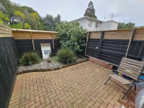 Terrace/patio - Comfortable, Centrally located Studio with Parking, Kitchenette & Coffee Machine (Auckland)