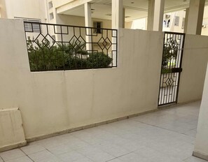Property grounds - Luxury apartment 170 m² La Marsa - 3 bedrooms, terrace & private parking (La Marsa)