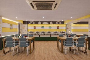 Daily buffet breakfast (INR 500 per person) - Hotel Ramayan Elite (Ayodhya)