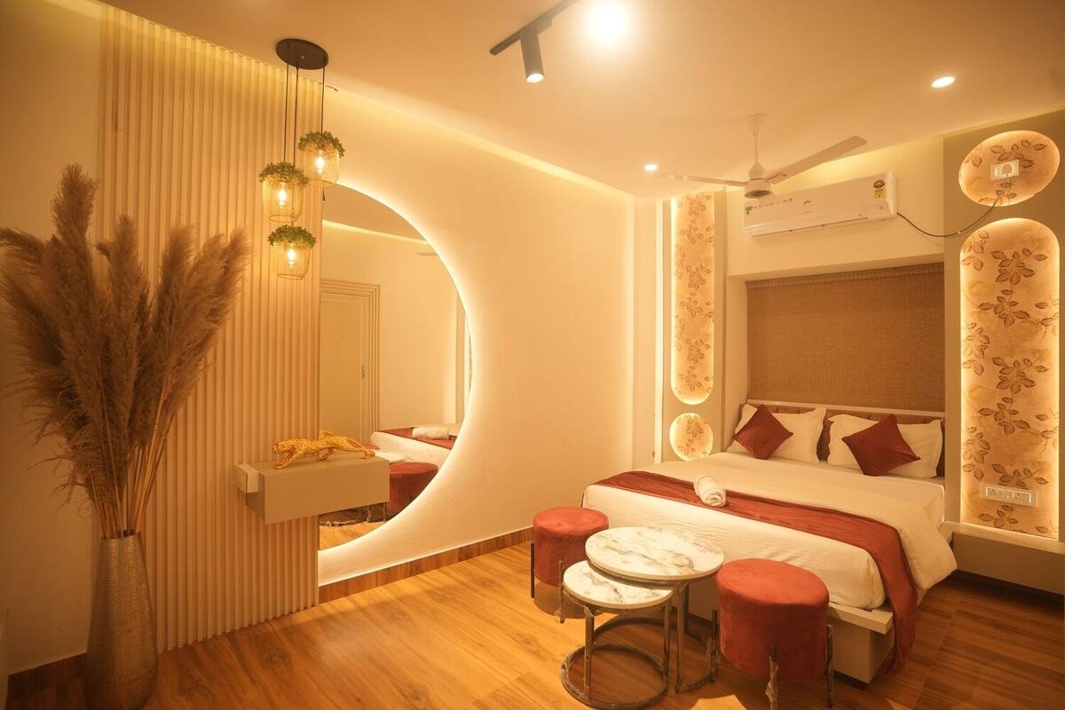 Standaard tweepersoonskamer, uitzicht op de stad | Een bureau, een laptopwerkplek, gratis wifi