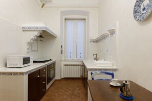 Frigorífic, microones i rentaplats 