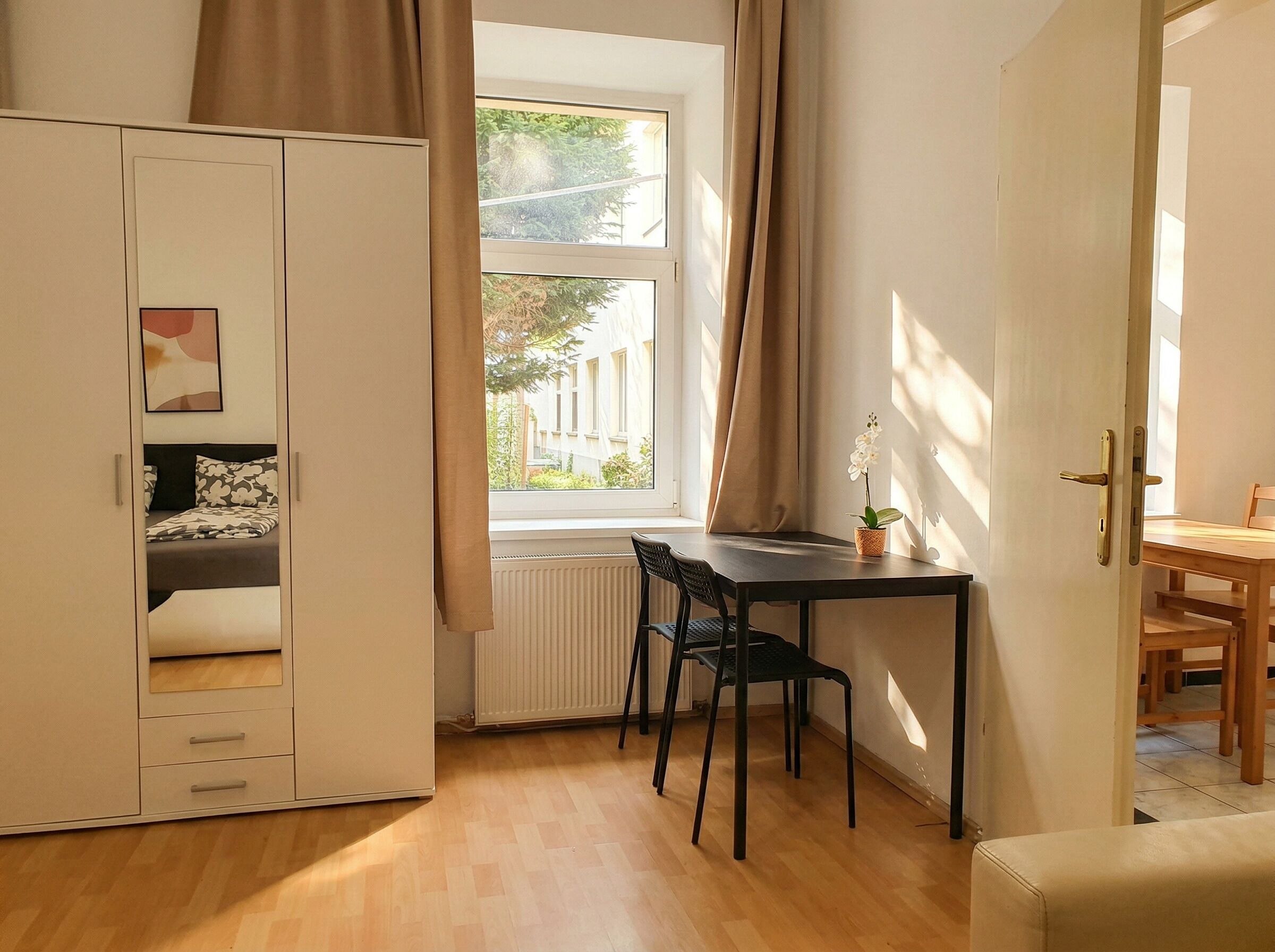 Basic Apartment | Exterior