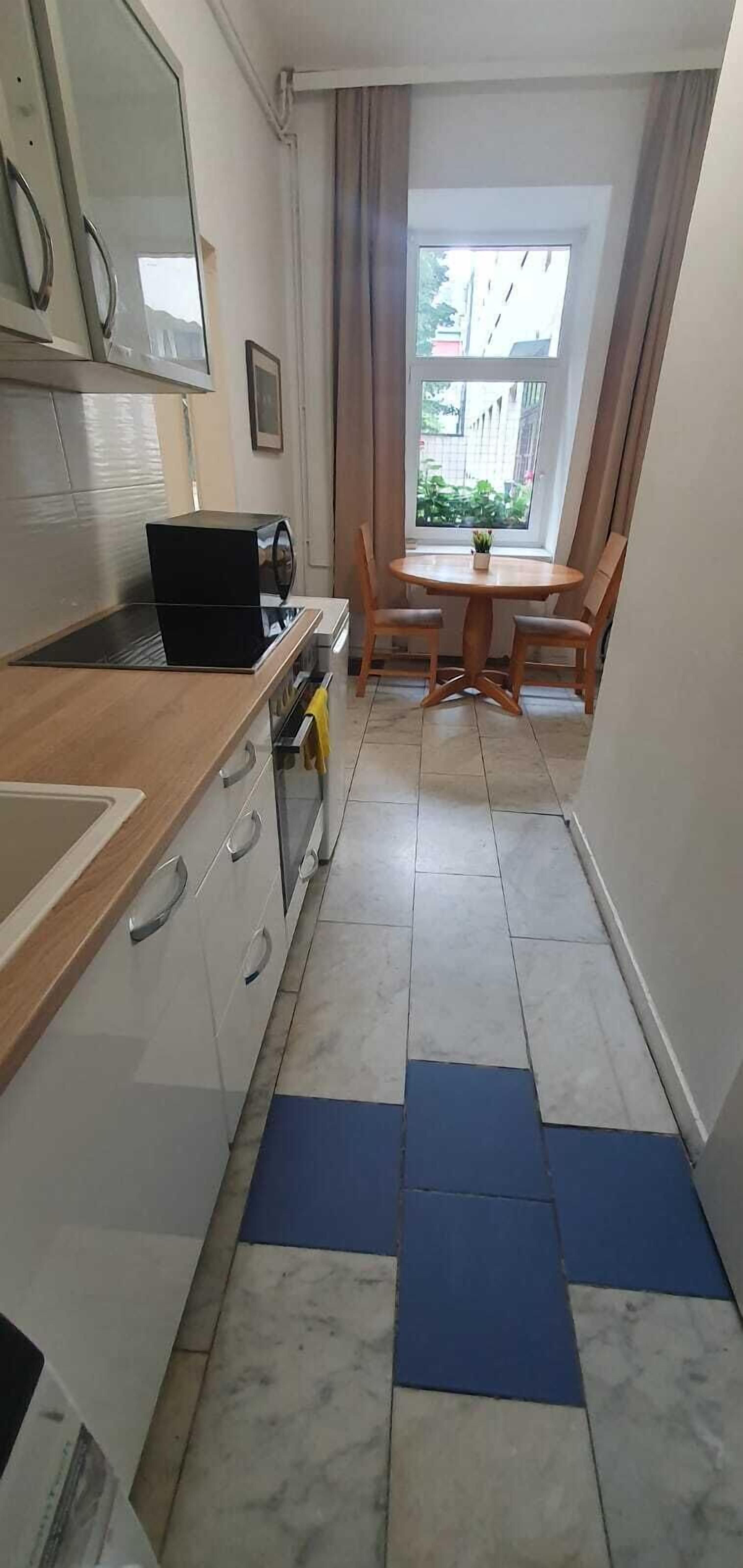 ベーシック アパートメント | 専用キッチン | 冷蔵庫、電子レンジ、オーブン、コンロ