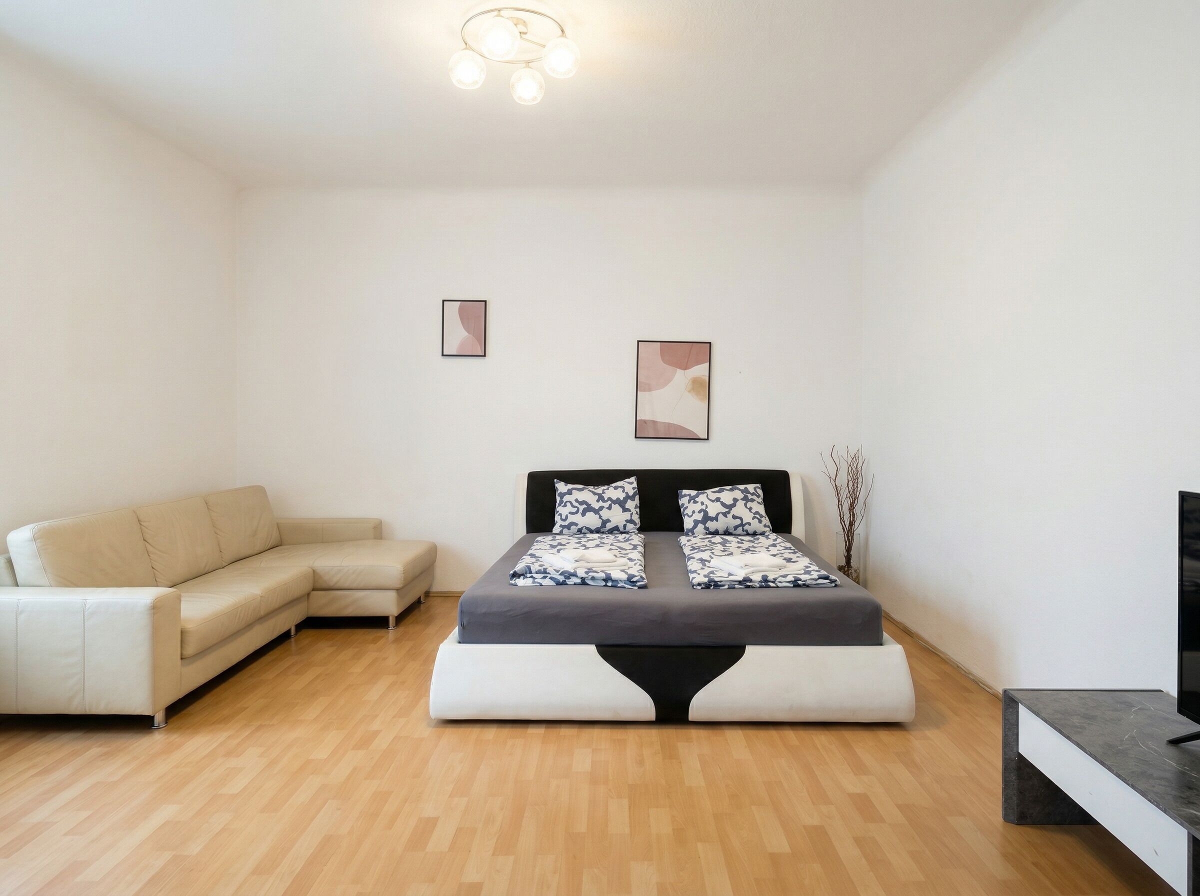 Basic Apartment | Iron/ironing board, free WiFi