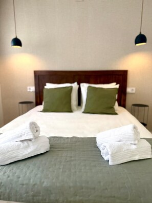 1 habitación, tabla de planchar con plancha, wifi y ropa de cama