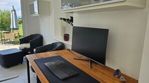 Interior - Apartment 'Zugspitzblick' with Mountain View and Wi-Fi (Weilheim in Oberbayern)