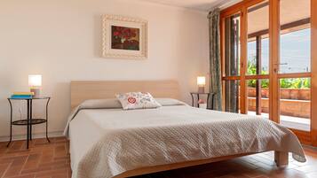 7 bedrooms, iron/ironing board, WiFi, bed sheets
