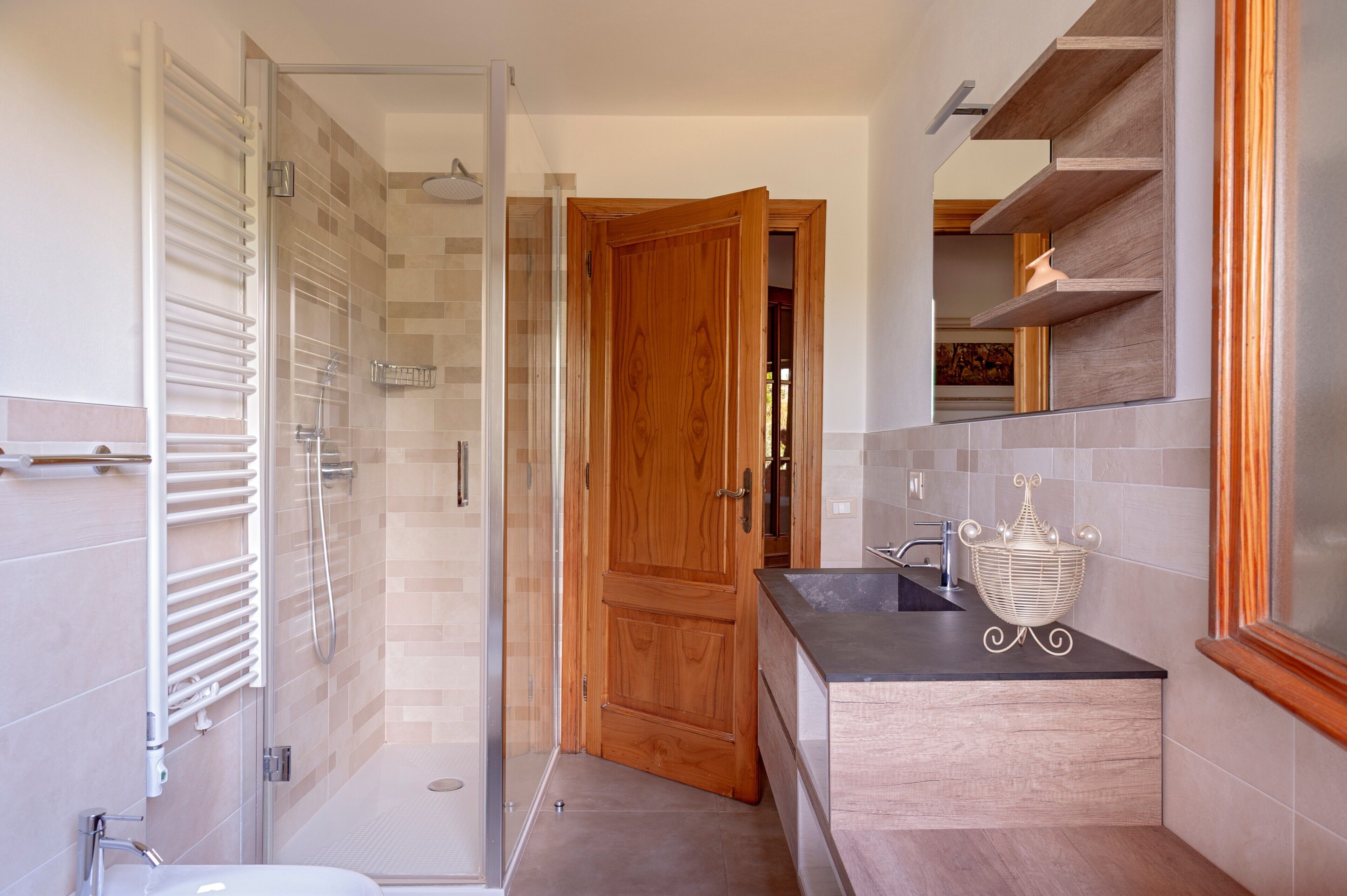 Shower, free toiletries, hair dryer, towels