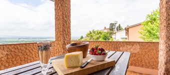 Villa with Private Pool, Wi-Fi, and Air Conditioning in Treggiaia