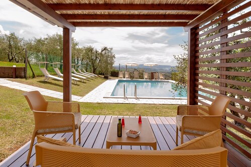 Villa with Private Pool, Wi-Fi, and Air Conditioning in Treggiaia