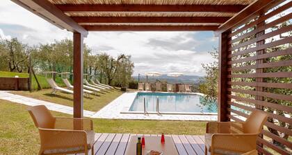 Villa with Private Pool, Wi-Fi, and Air Conditioning in Treggiaia