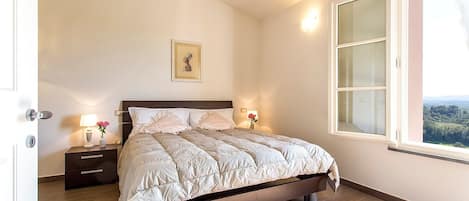 2 chambres, fer et planche Ă repasser, Wi-Fi, literie fournie