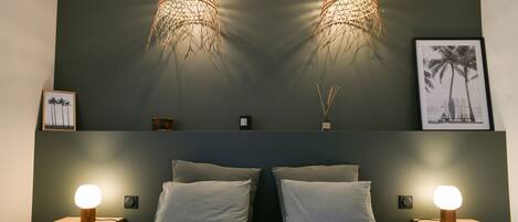 3 室のベッドルーム、アイロン / アイロン台、ベッドシーツ