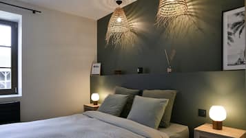 3 slaapkamers, een strijkplank/strijkijzer, beddengoed