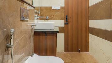 Deluxe Room | Bathroom