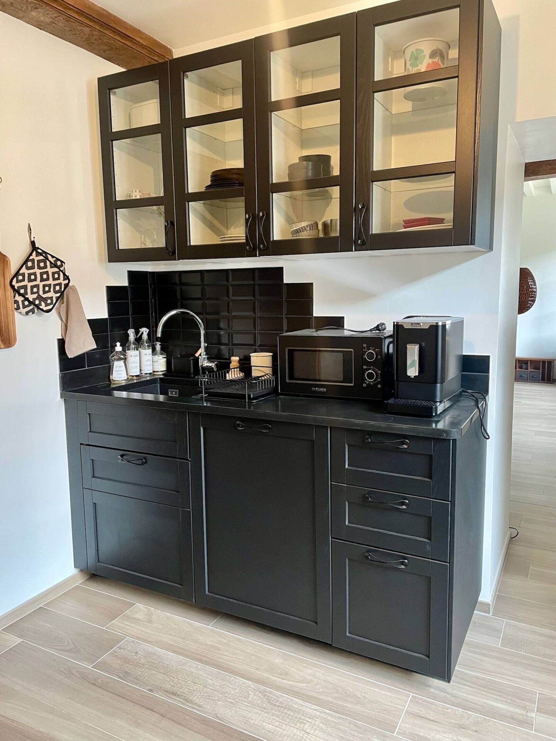 Frigorífic, microones, forn i placa de cuina 