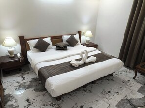 Kamar Double Superior | Meja kerja, ruang kerja ramah laptop, dan Wi-Fi gratis