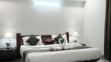 Kamar Double Deluks | Meja kerja, ruang kerja ramah laptop, dan Wi-Fi gratis