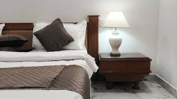 Luxury Double Room | Desk, laptop workspace, free WiFi