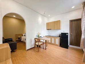 Deluxe dubbelrum - utsikt mot staden | Vardagsrum