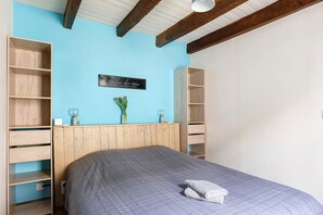 1 bedroom, iron/ironing board, WiFi, bed sheets